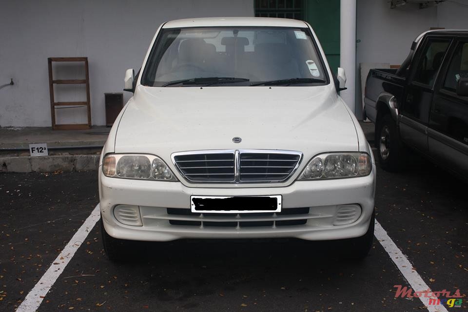 2009' SsangYong Musso photo #1