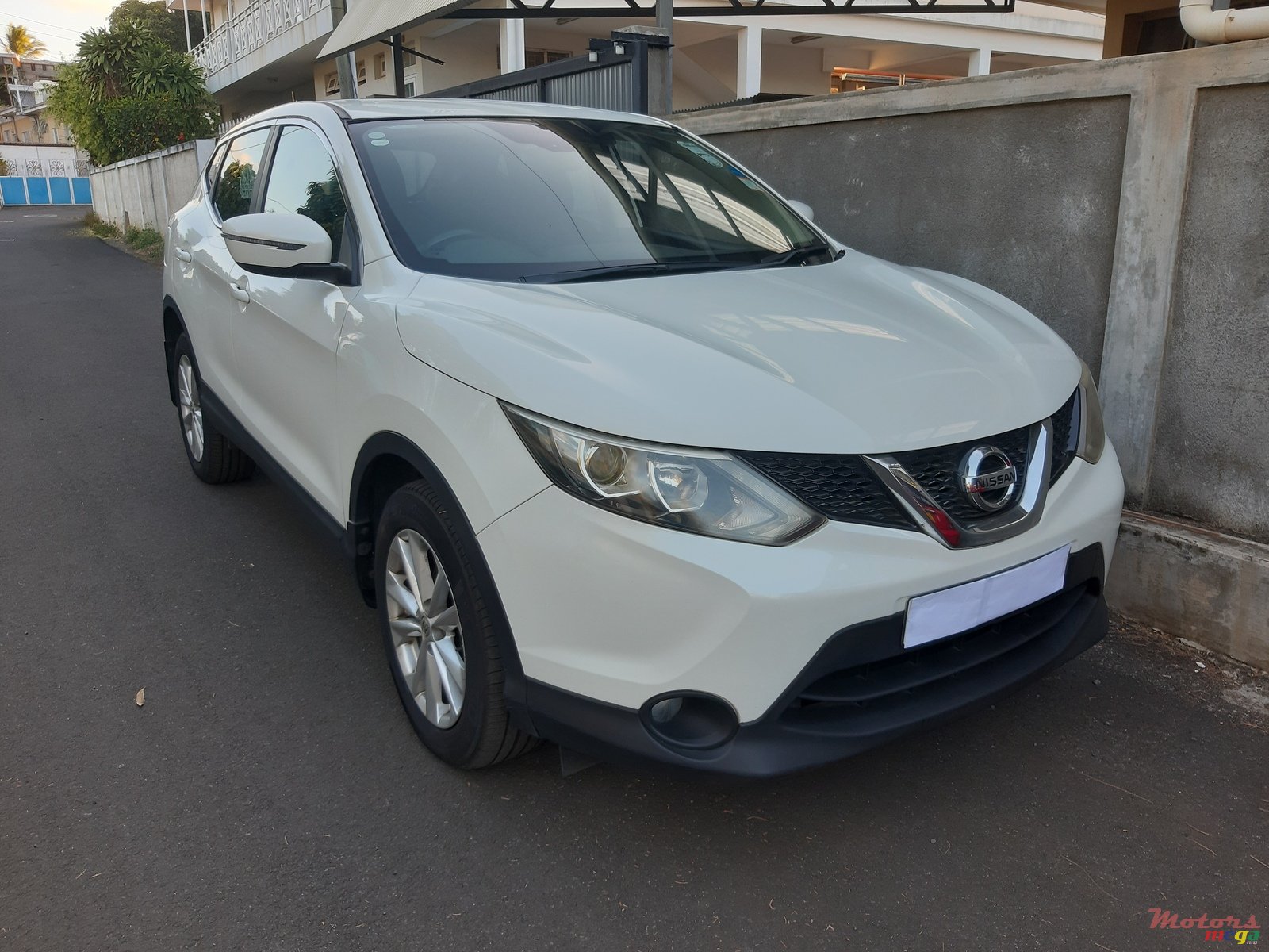 2015' Nissan Qashqai Acenta photo #2