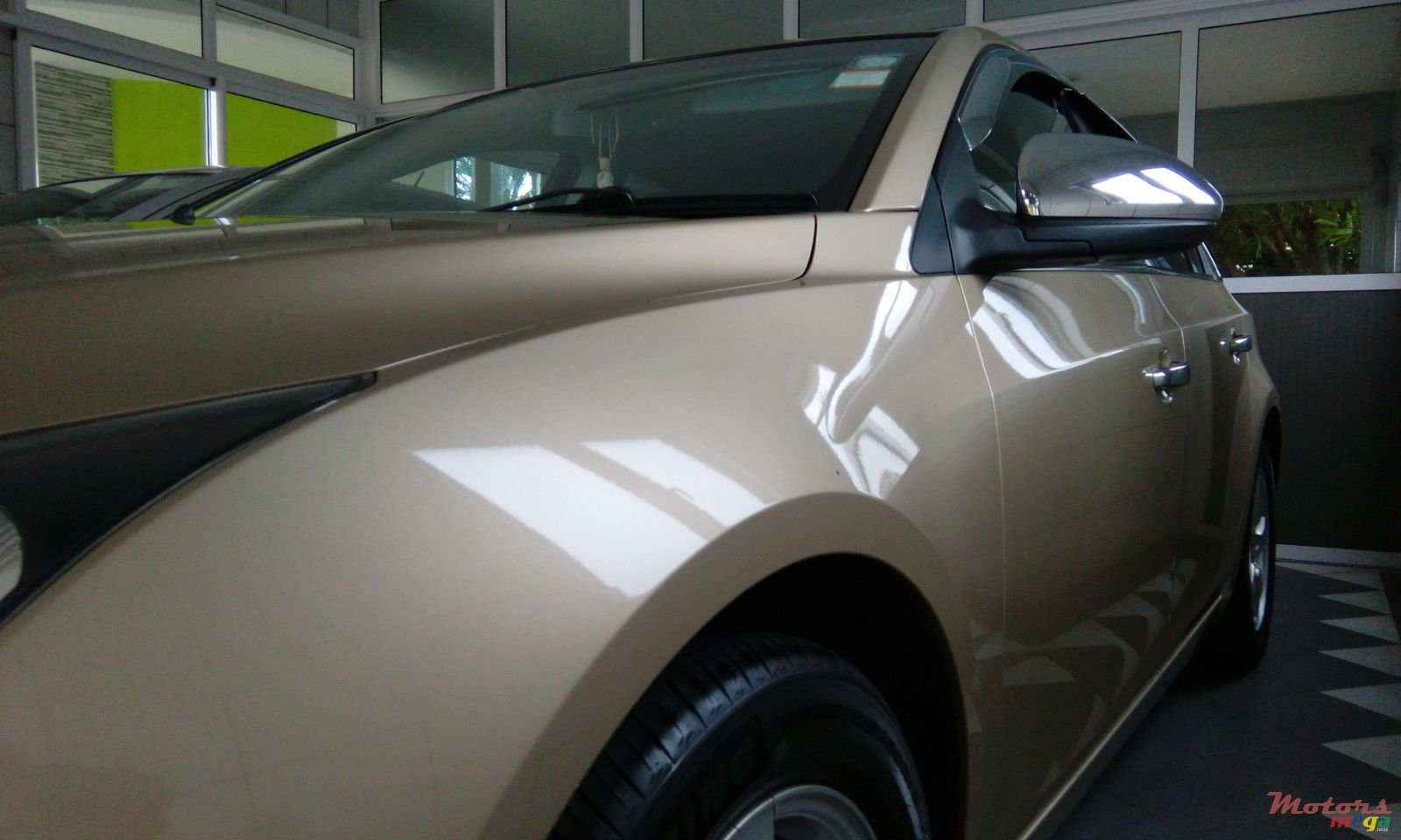 2010' Chevrolet Cruze photo #2