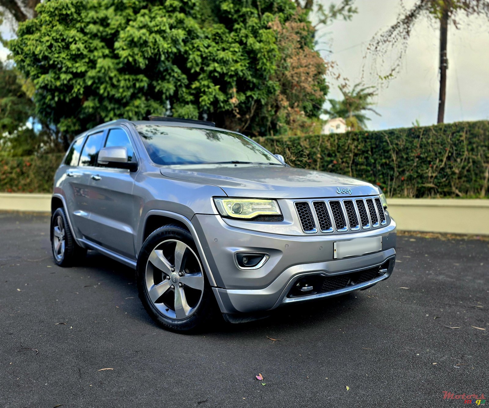 2016' Jeep Grand Cherokee Overland Edition photo #1