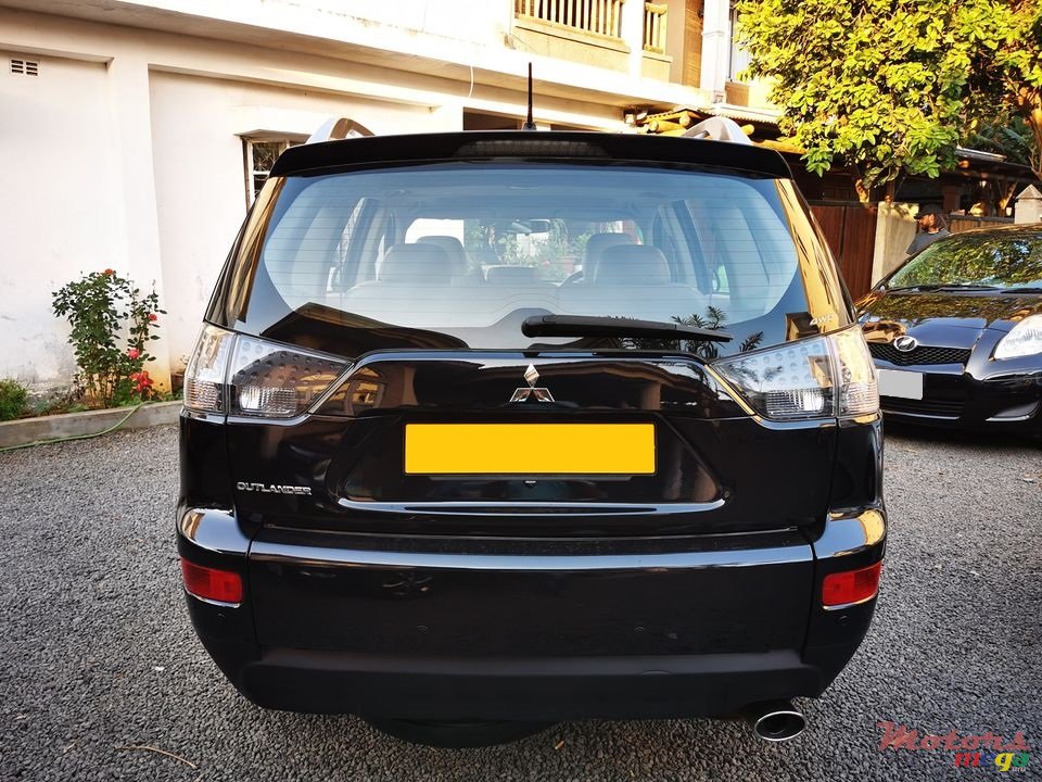 2008' Mitsubishi Outlander photo #4