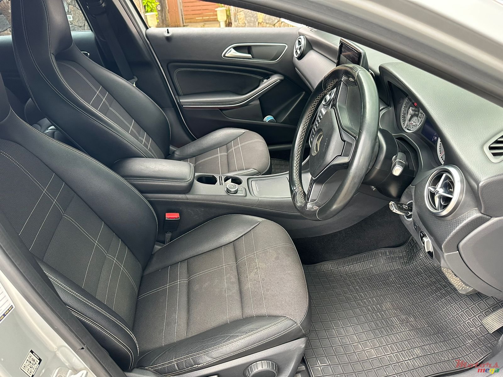 2014' Mercedes-Benz A 180 photo #1