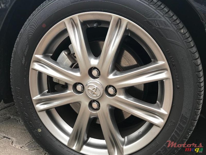 2018' Toyota Vitz RS photo #1