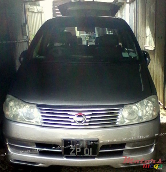 2001' Nissan Prairie Nissan Liberty Prairie photo #1