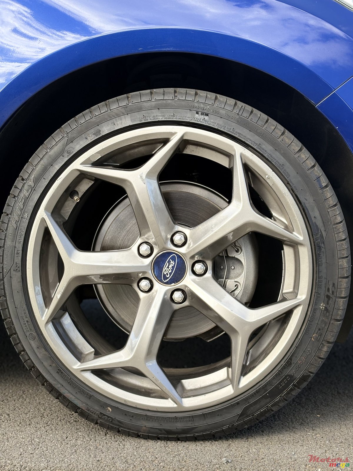 2019' Ford Focus ST photo #5