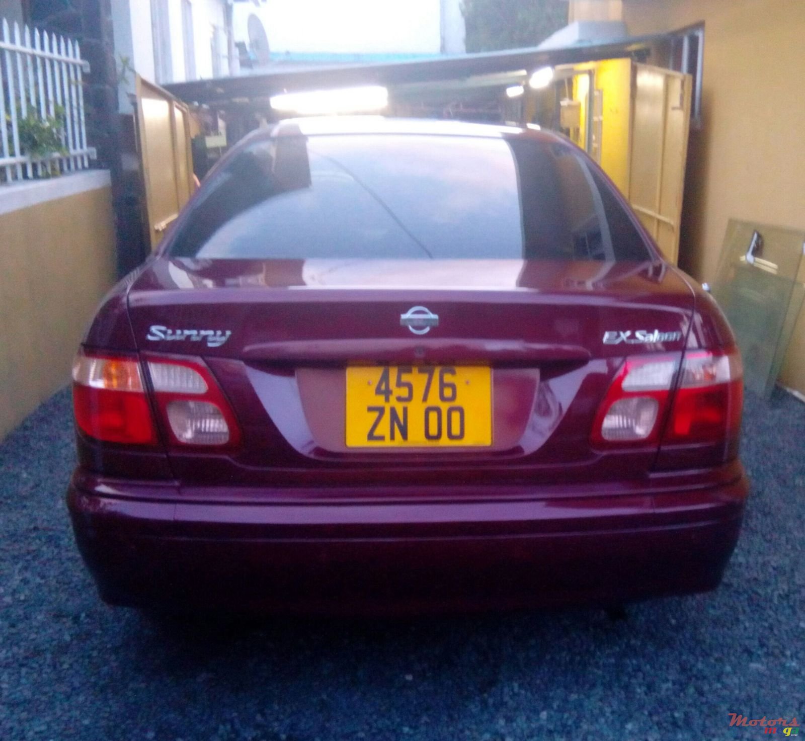 2000' Nissan Sunny photo #2