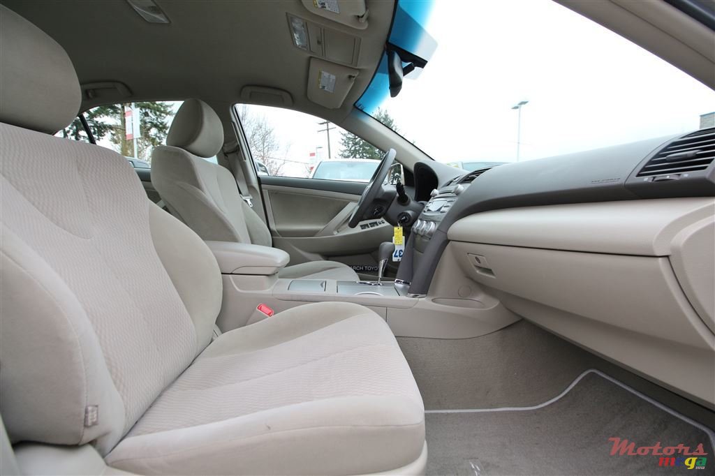 2011' Toyota photo #1