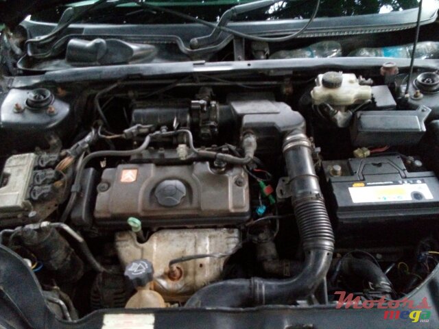 2001' Citroen Saxo photo #5