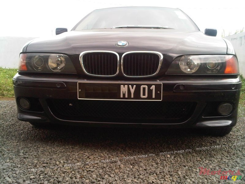 2001' BMW 5 Series 530d photo #2