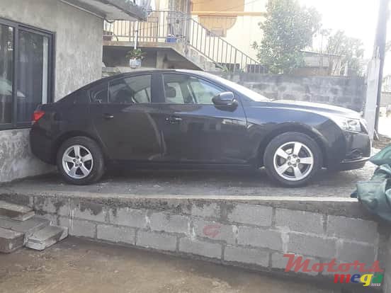 2012' Chevrolet Cruze lt photo #1