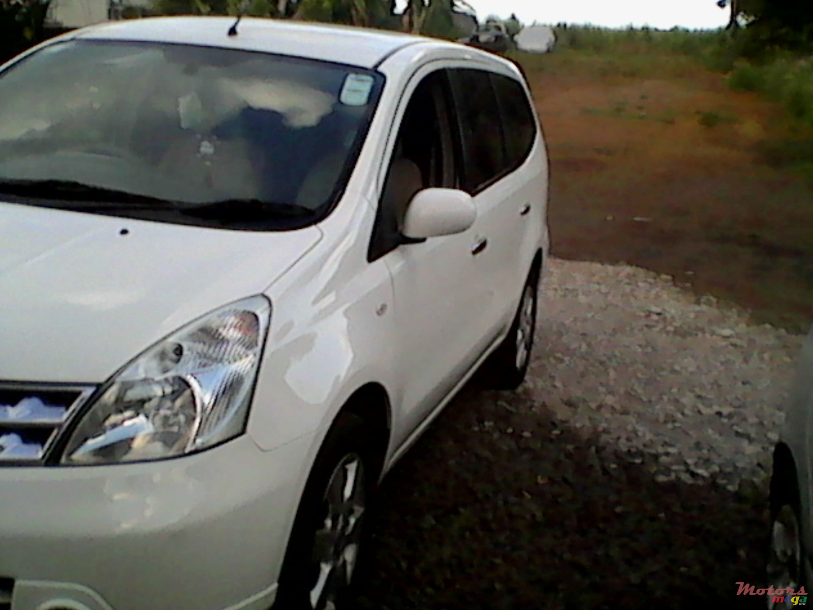 2013' Nissan Livina photo #3