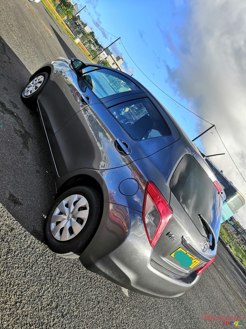 2011' Toyota Vitz 1300cc photo #2