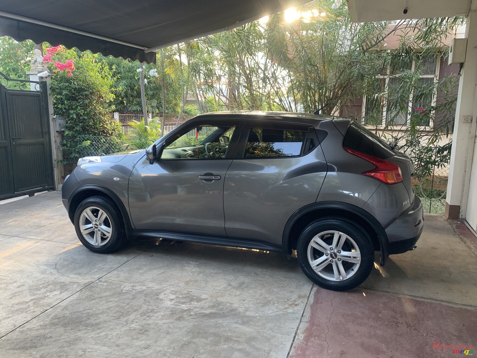 2011' Nissan Juke photo #3