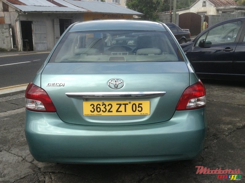 2005' Toyota Belta photo #3
