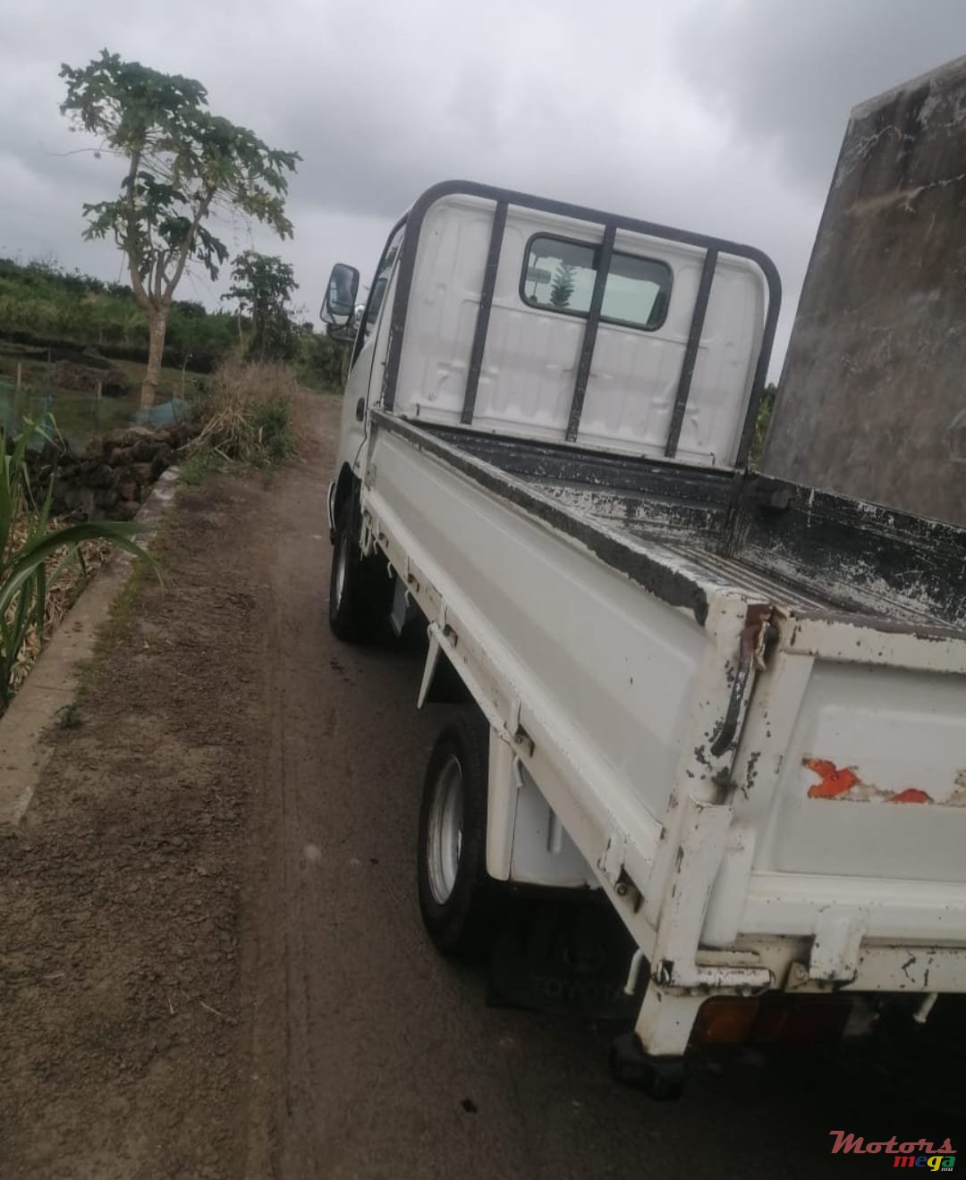 2013' Toyota photo #2