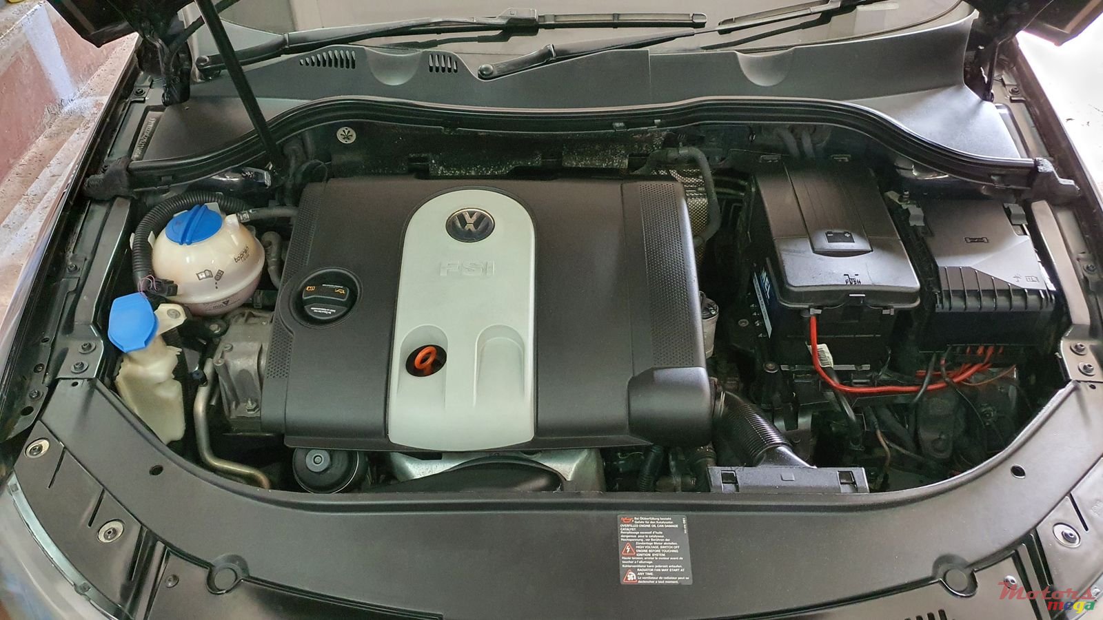 2008' Volkswagen Passat photo #2