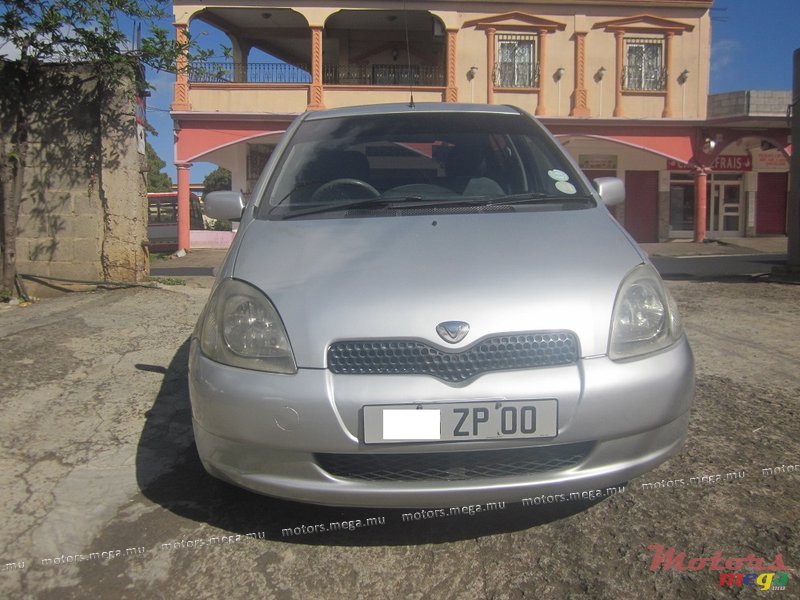 2000' Toyota Vitz 00 photo #1