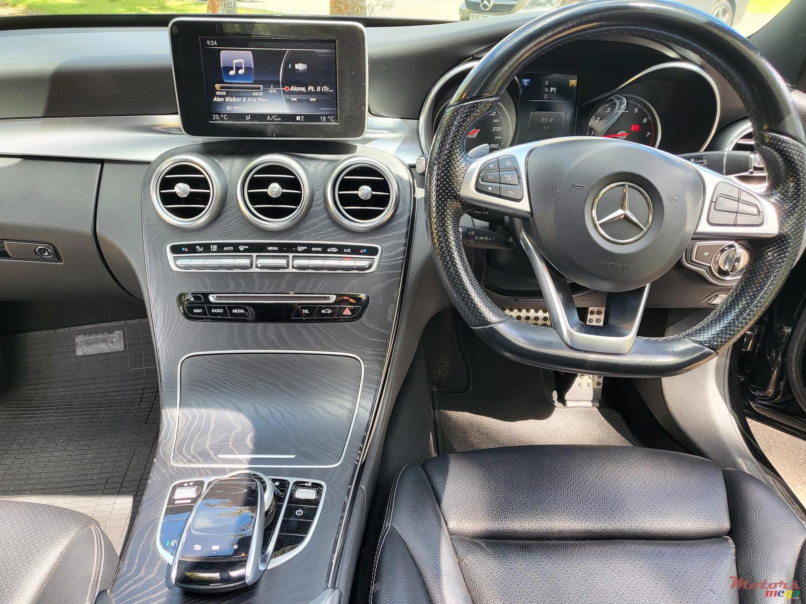 2017' Mercedes-Benz C-Class photo #3