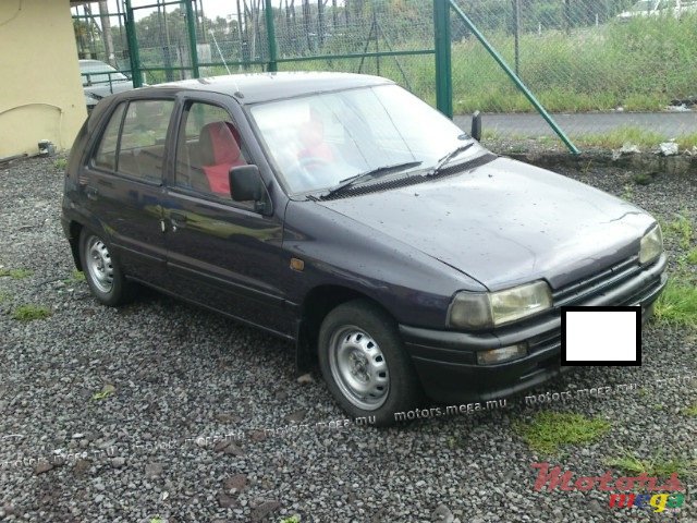 1989' Daihatsu Charade photo #1