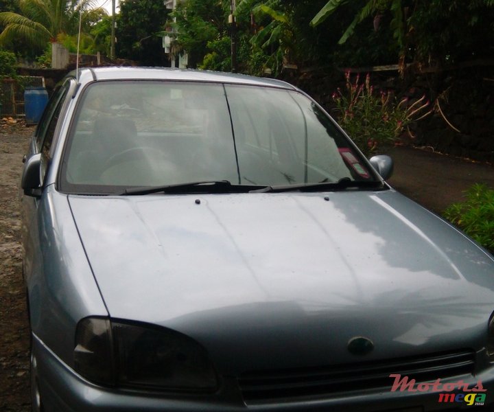 1998' Toyota Starlet photo #1