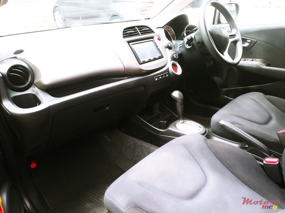 2012' Honda Fit  G photo #6