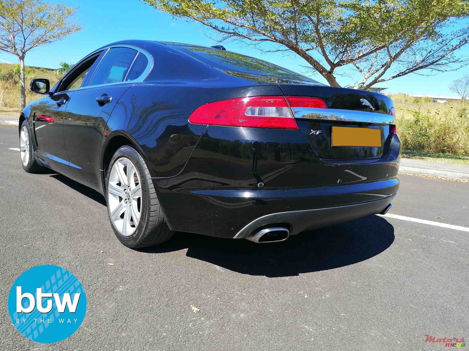 2010' Jaguar XF photo #3