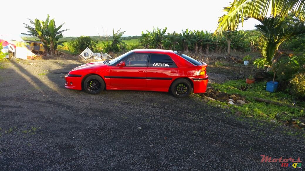 1991' Mazda Astina photo #1
