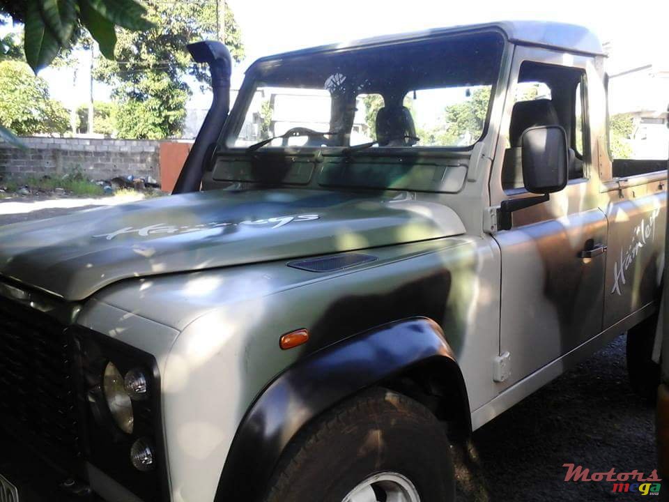 2000' Land Rover Defender body and engine rebuilt photo #1