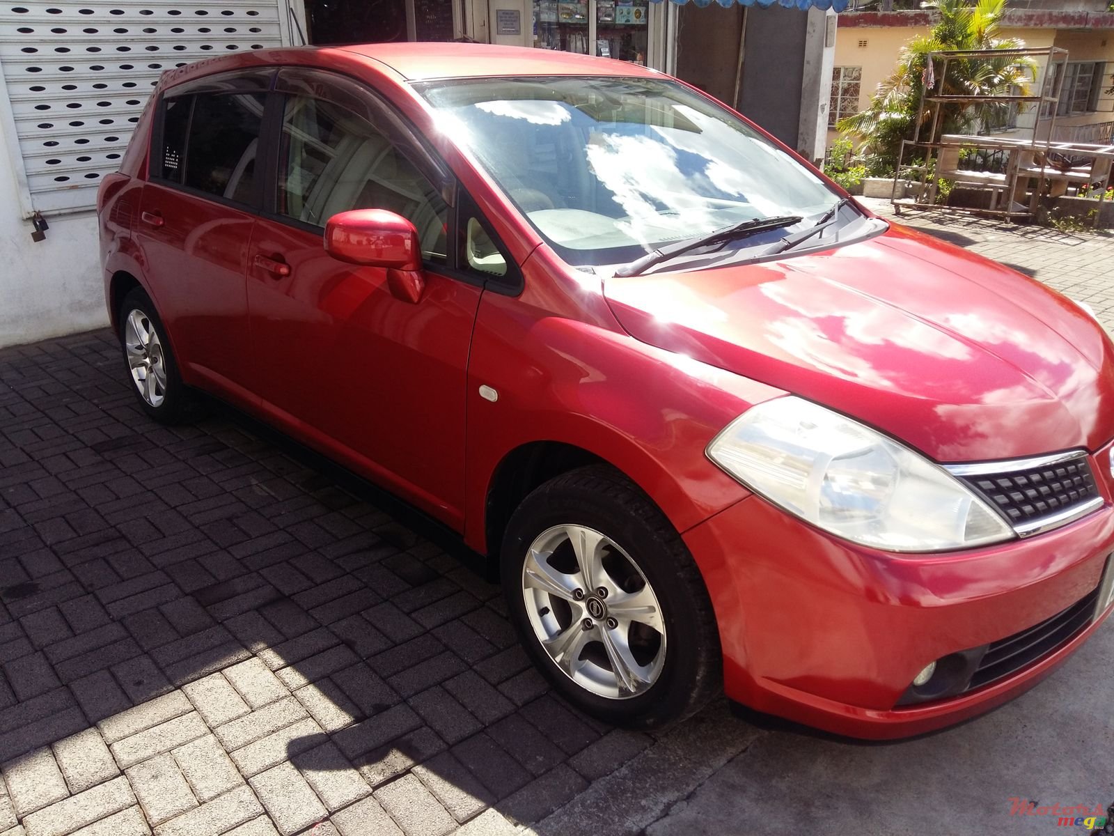 2005' Nissan photo #1