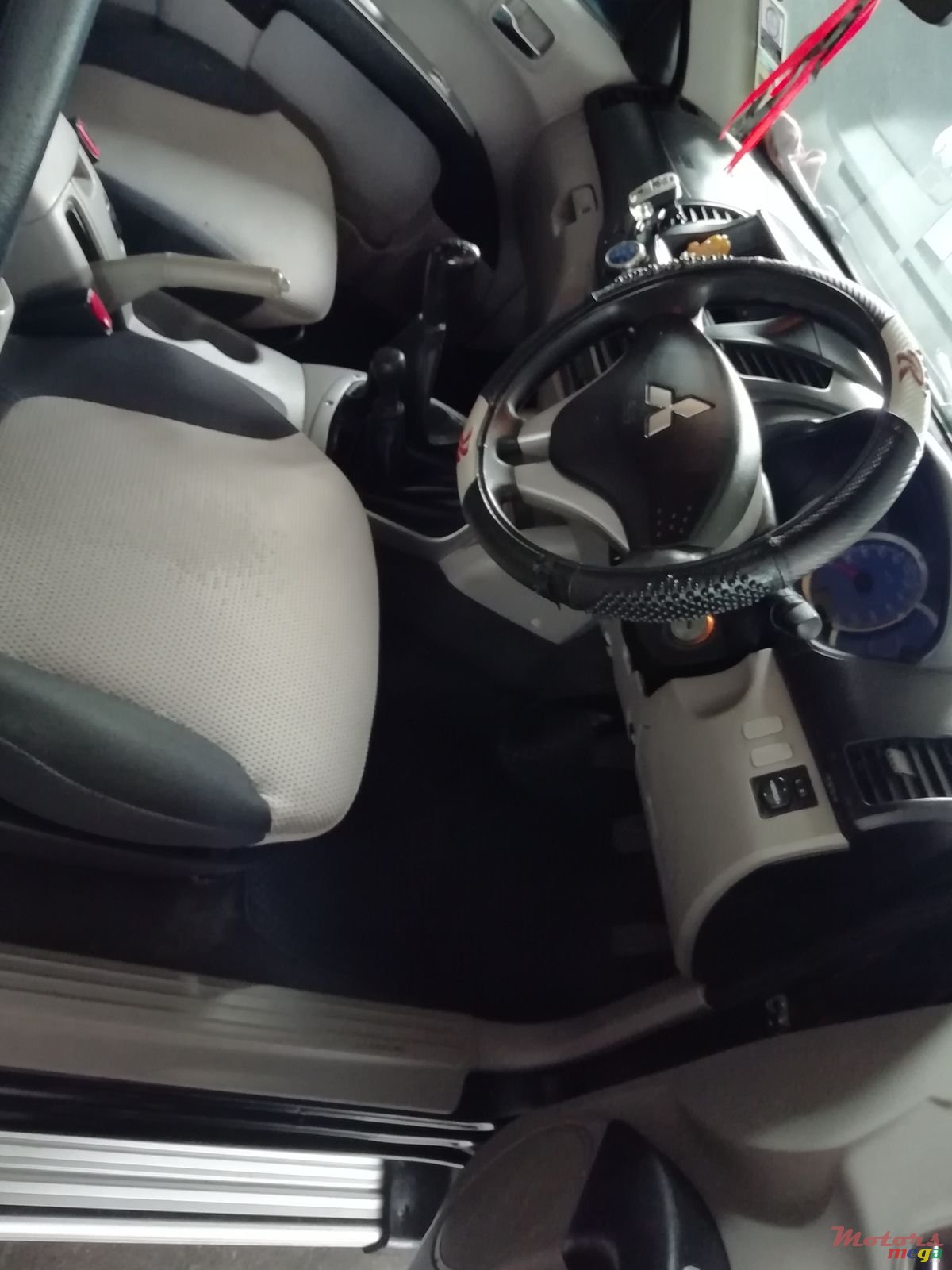 2009' Mitsubishi Triton DI-D SPORTERO TURBO photo #5