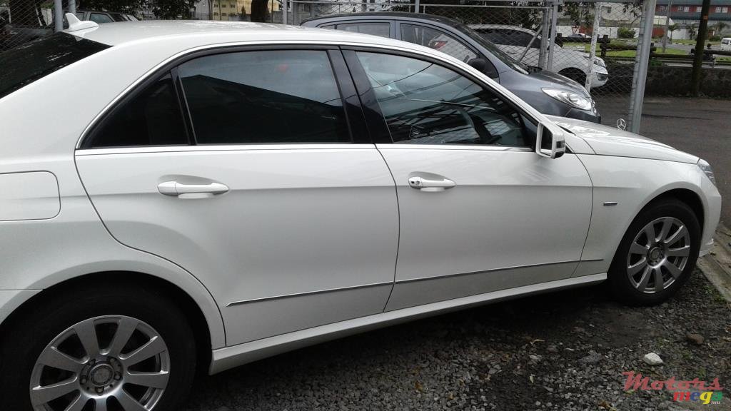 2011' Mercedes-Benz 200E CGI photo #7