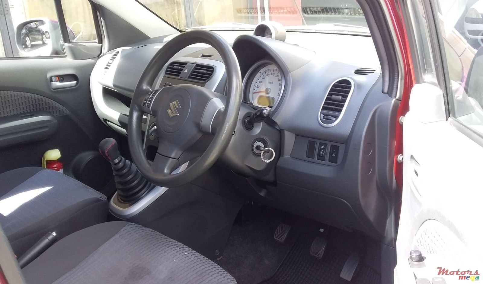 2014' Suzuki Splash photo #3