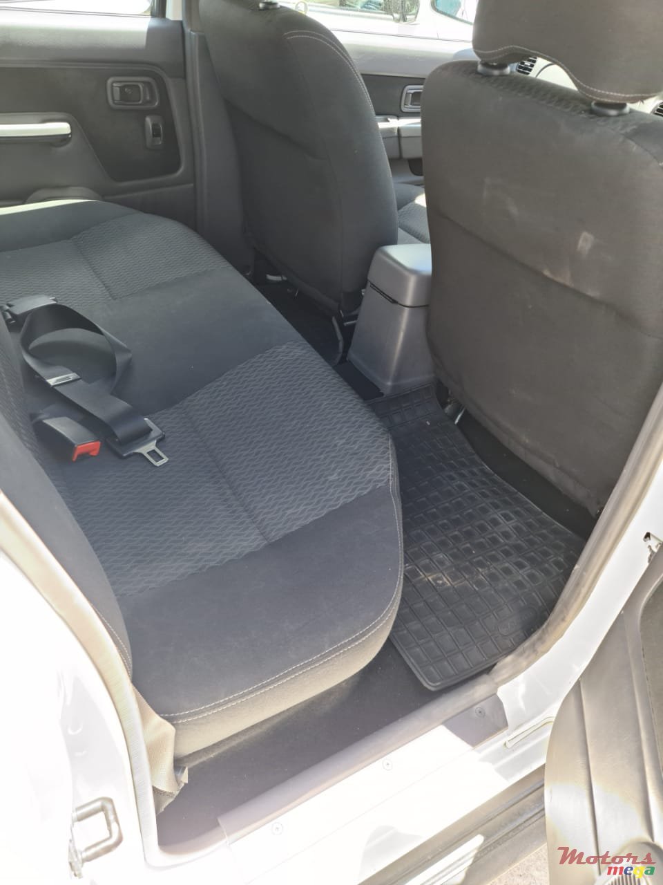 2018' Nissan NP300 photo #6