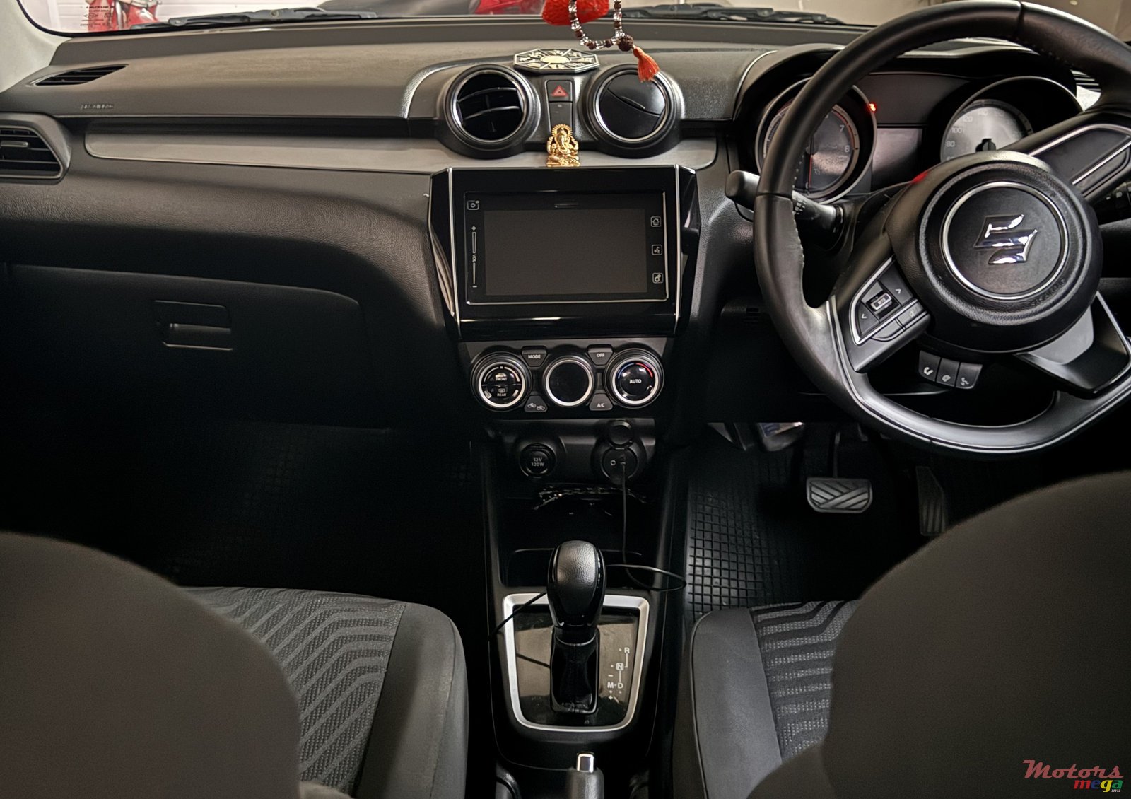 2020' Suzuki Swift photo #2