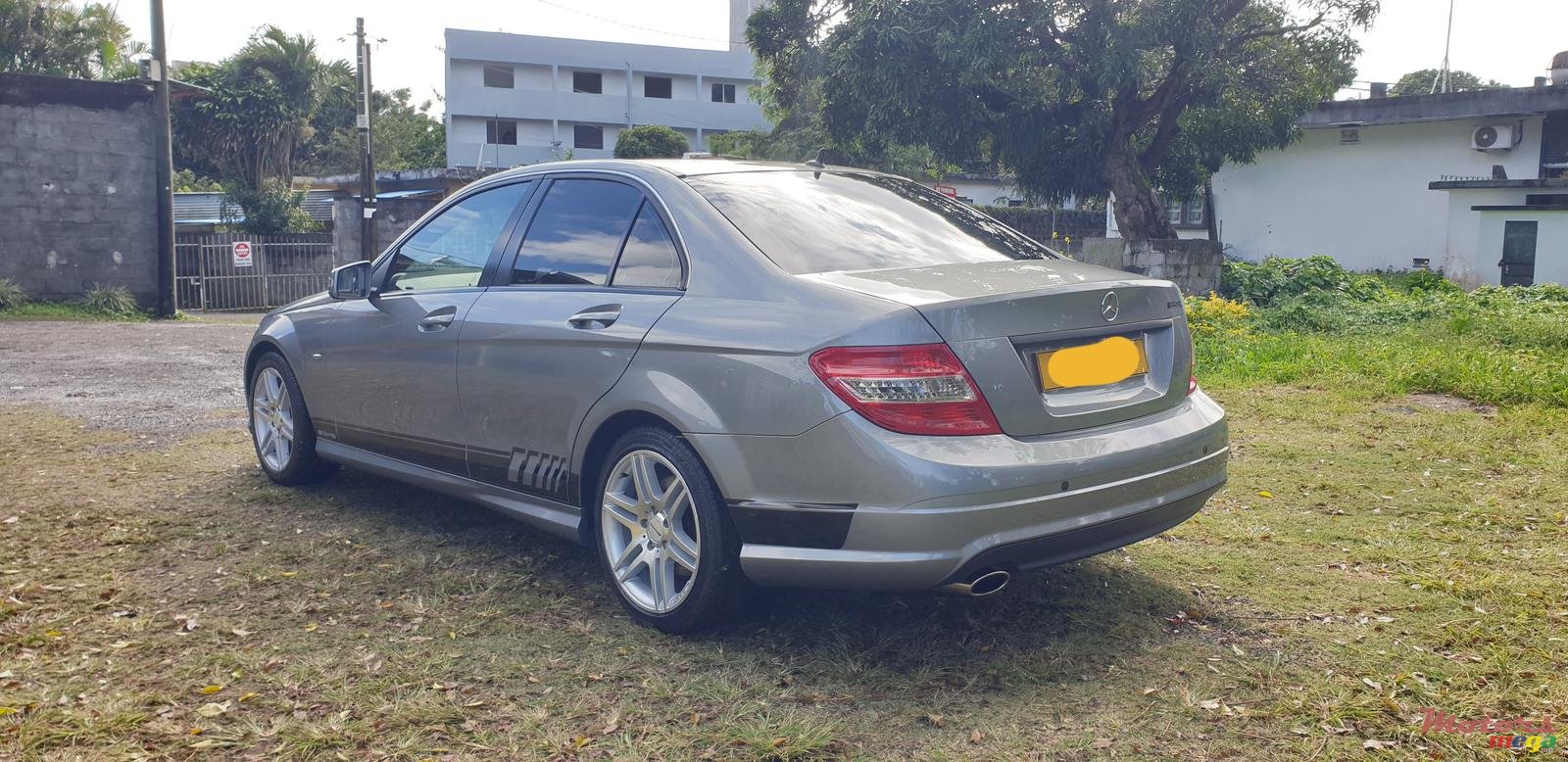 2011' Mercedes-Benz C-Class AMG photo #3