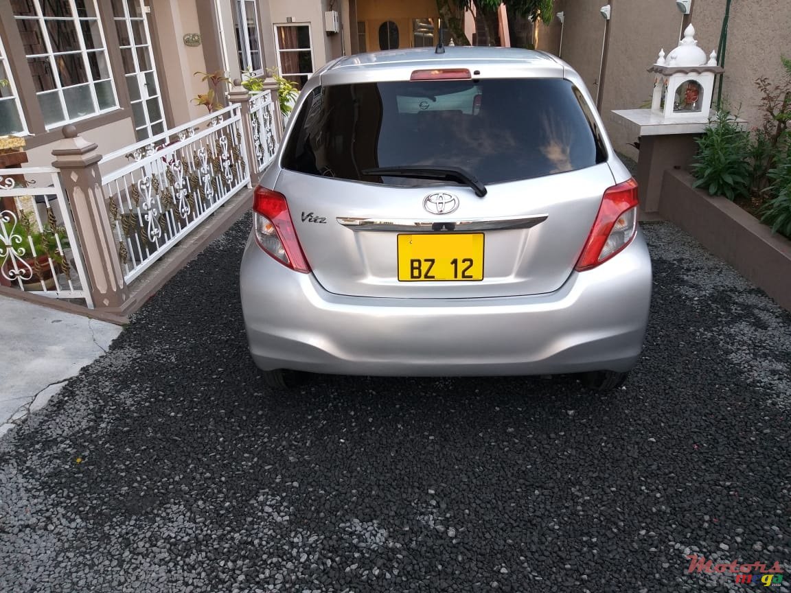 2012' Toyota Vitz photo #2