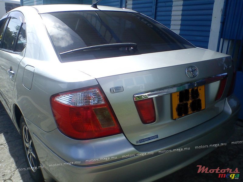 2004' Toyota photo #2