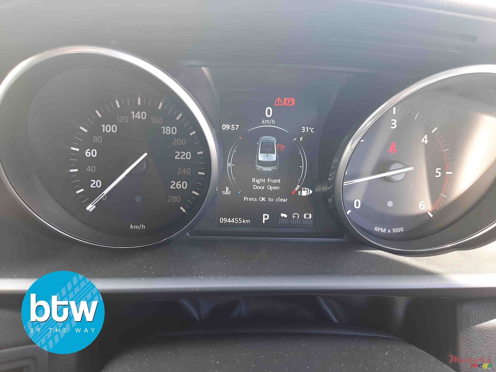 2016' Land Rover Range Rover Sport photo #7