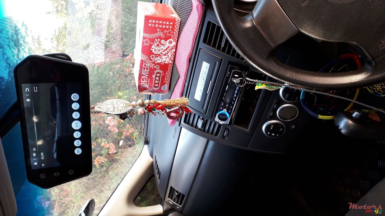 2007' Nissan Tiida photo #2