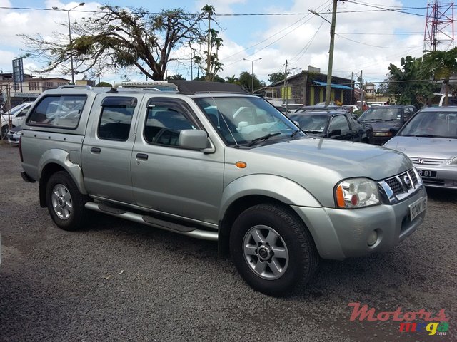 2006' Nissan Hardbody photo #3