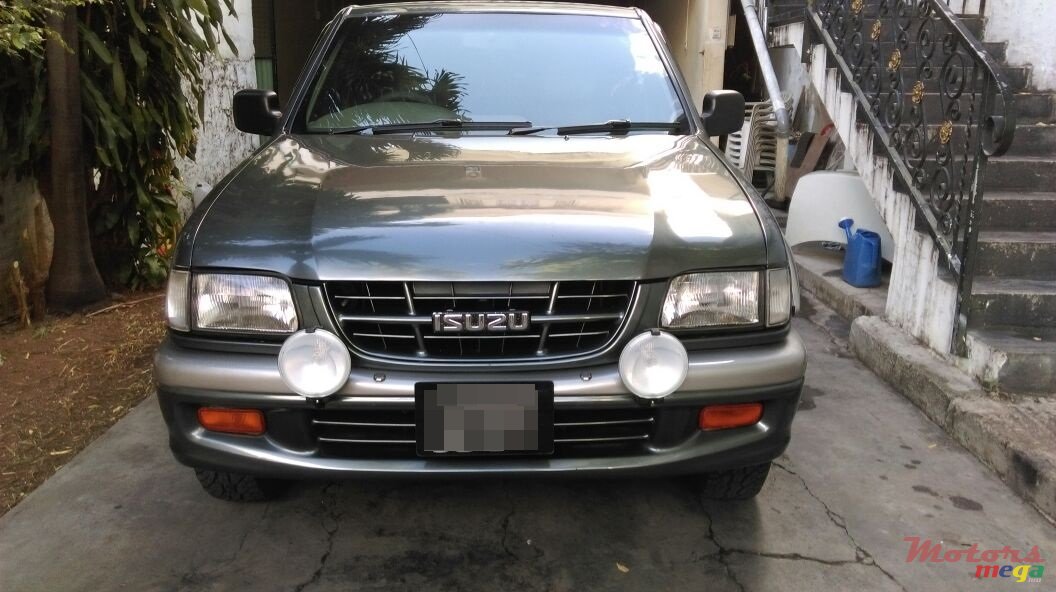 2001' Isuzu KB Series photo #2