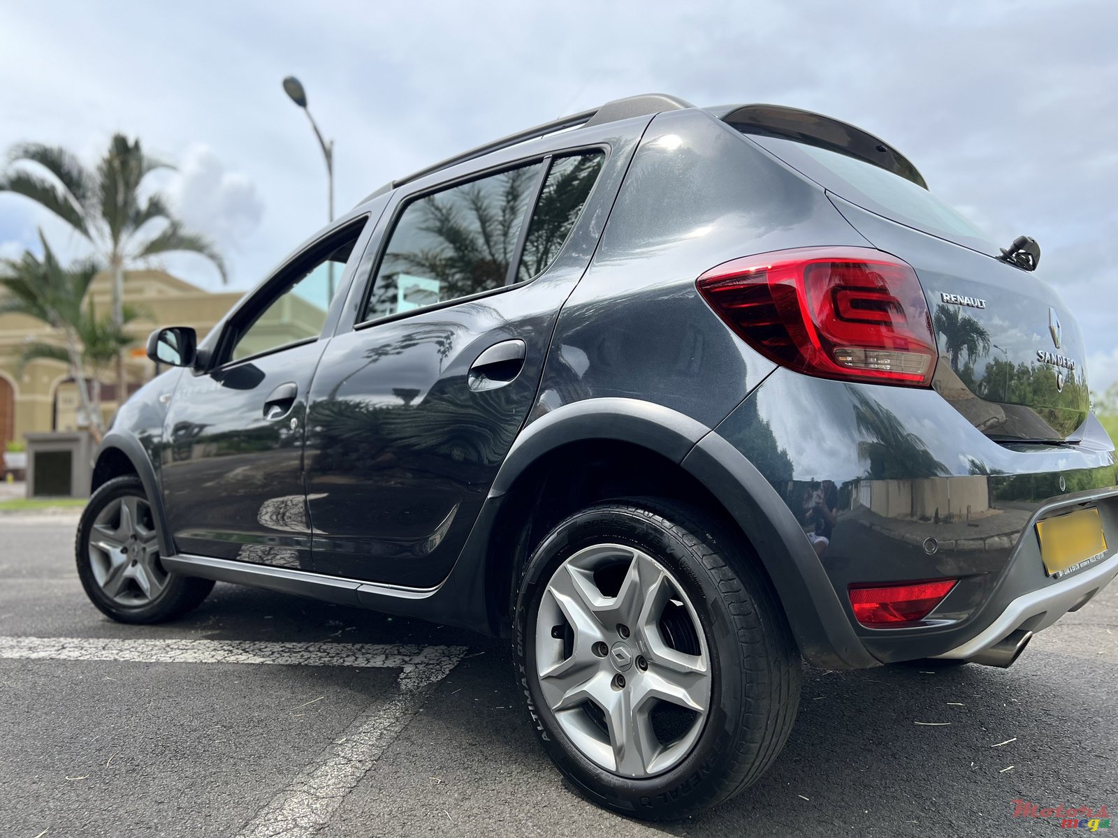 2019' Renault photo #3