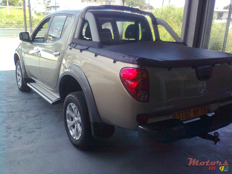 2011' Mitsubishi L 200 sportero photo #3