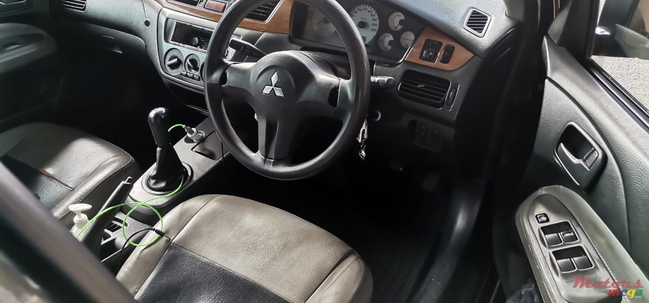 2008' Mitsubishi Lancer photo #5