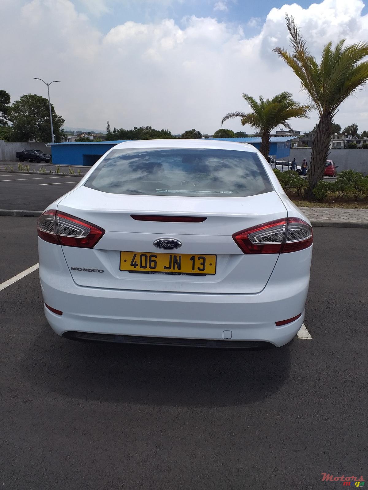 2013' Ford Mondeo photo #4