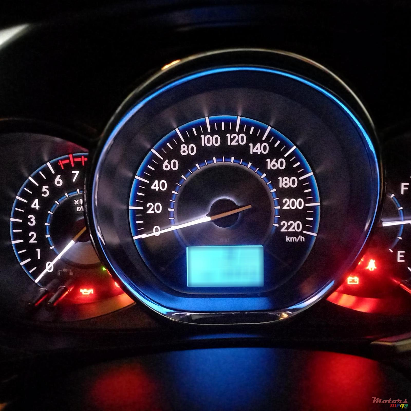 2015' Toyota Yaris photo #3