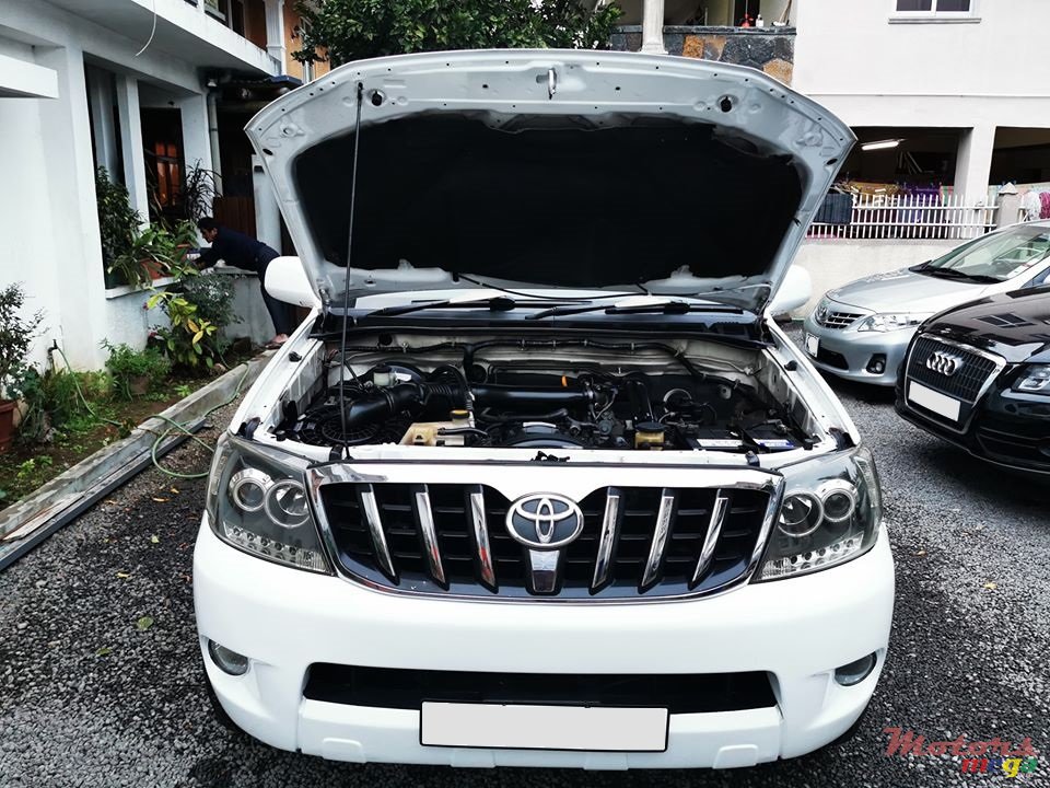 2006' Toyota Hilux photo #4