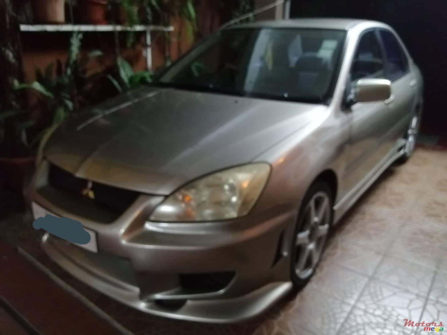 2004' Mitsubishi Lancer photo #5