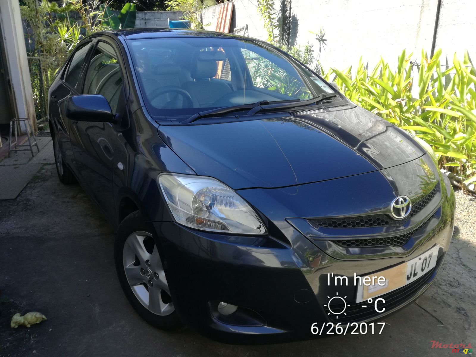 2007' Toyota Yaris Sedan photo #1