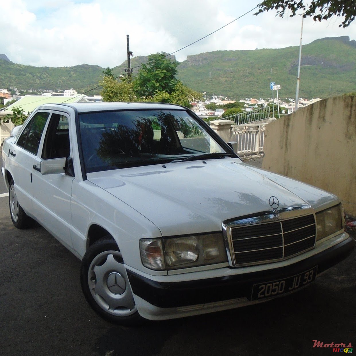 1993' Mercedes-Benz 190E photo #1